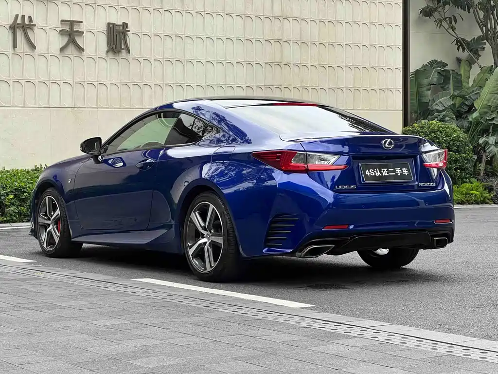 Lexus RC 200 t F SPORT
