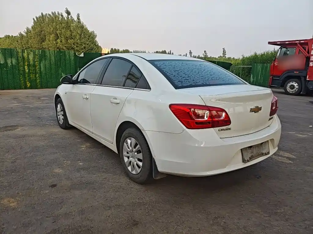 Cruze 1.5 L Classic SL MT