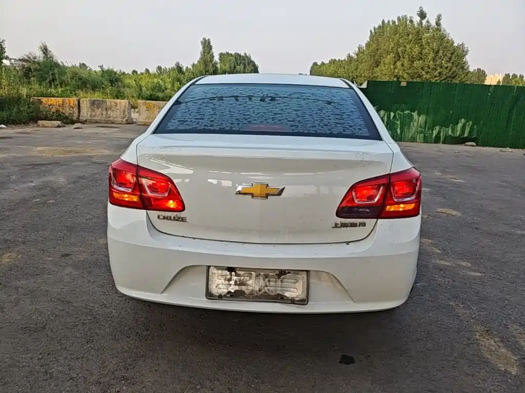 Cruze 1.5 L Classic SL MT