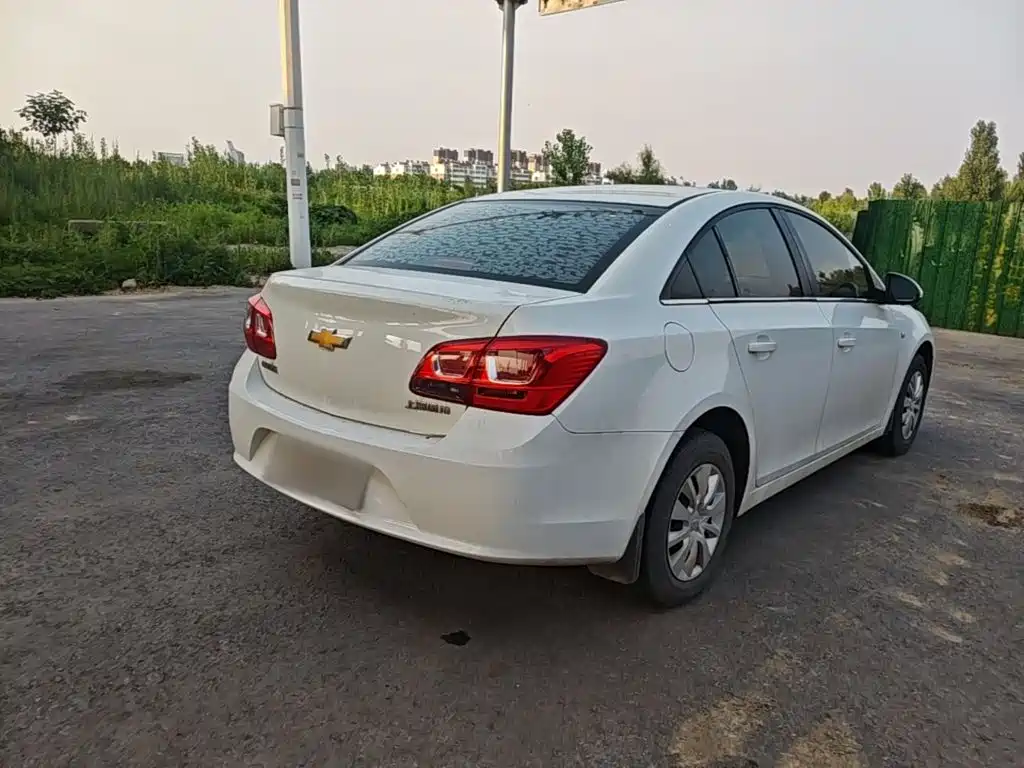 Cruze 1.5 L Classic SL MT