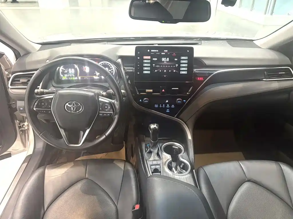 Camry Dual Engine 2.5 HG Luxury