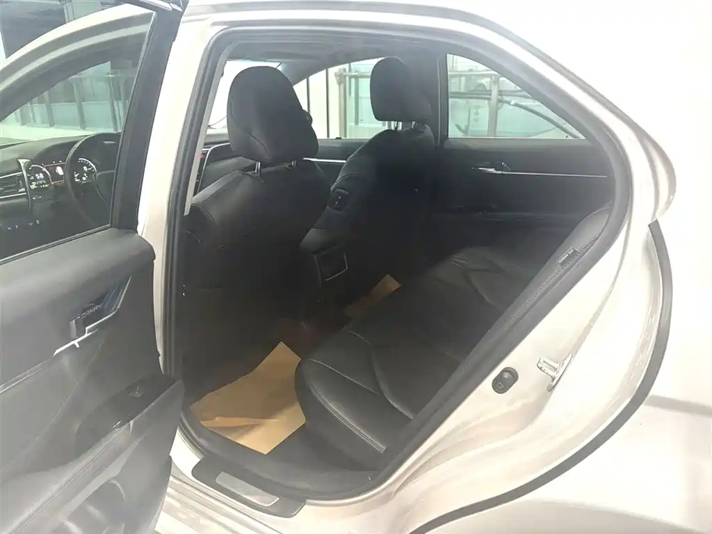 Camry Dual Engine 2.5 HG Luxury