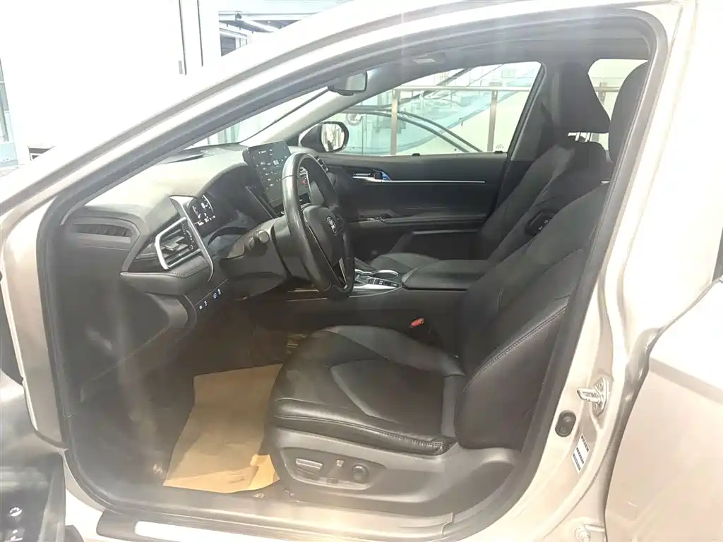 Camry Dual Engine 2.5 HG Luxury