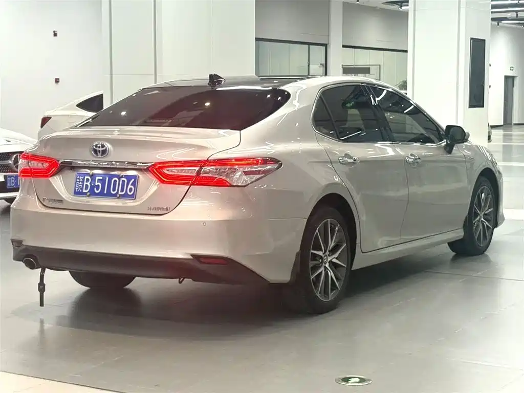 Camry Dual Engine 2.5 HG Luxury