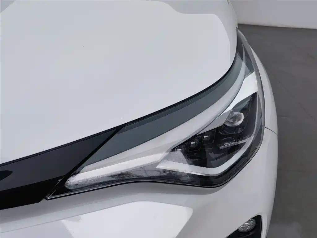 Toyota C-HR 2.0 L Luxury