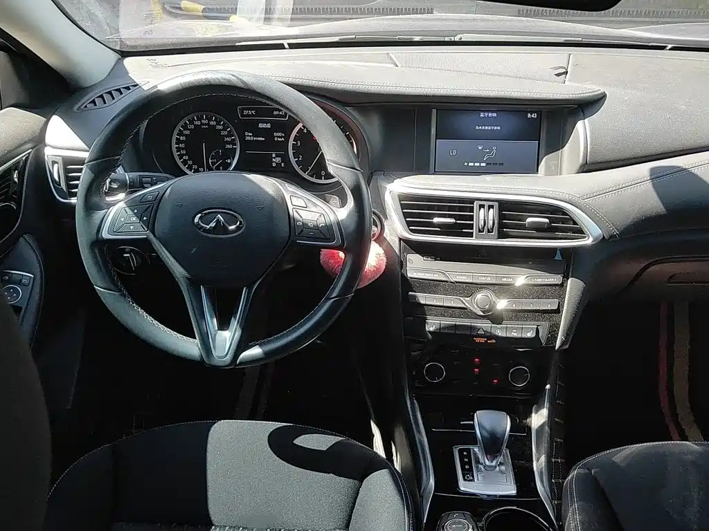Infiniti QX30 1.6 T 2 WD Fashion