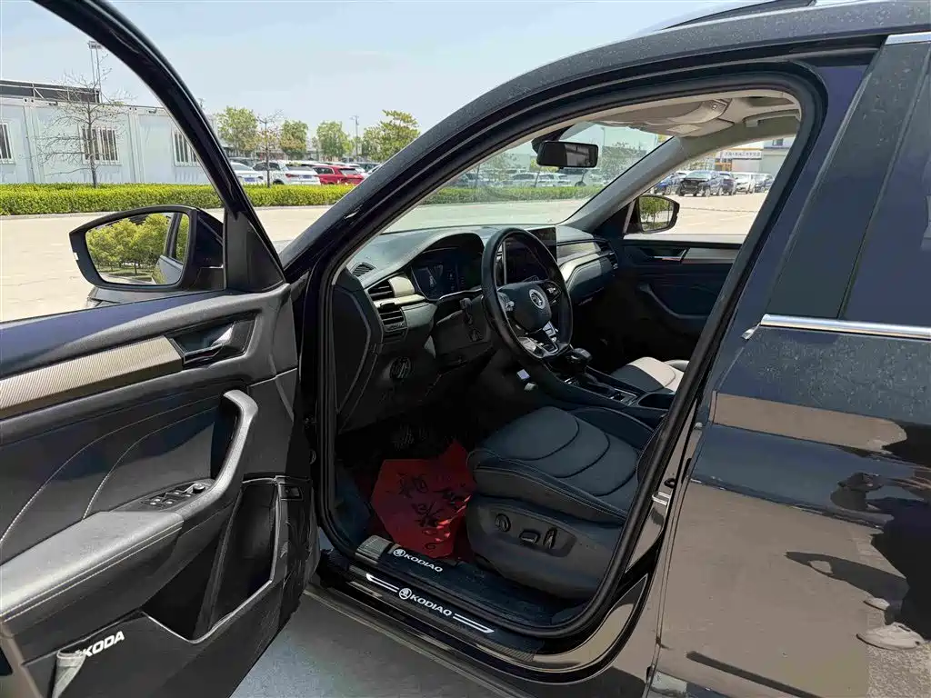 Kodiaq 柯迪亚克 2022款 TSI330 5座两驱奢享版
