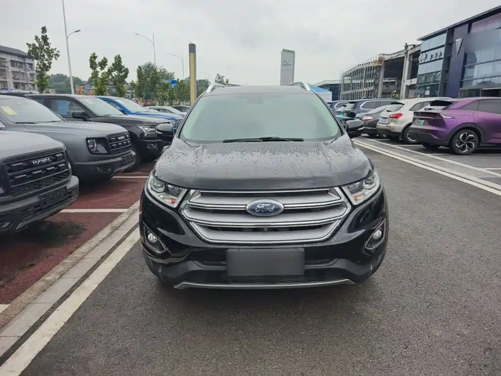 Edge EcoBoost 245 2 WD Platinum Sharp 7-seat