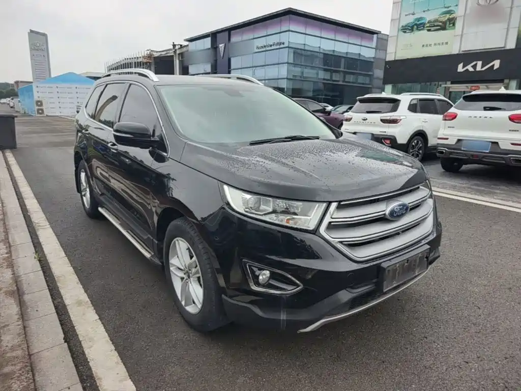 Edge EcoBoost 245 2 WD Platinum Sharp 7-seat