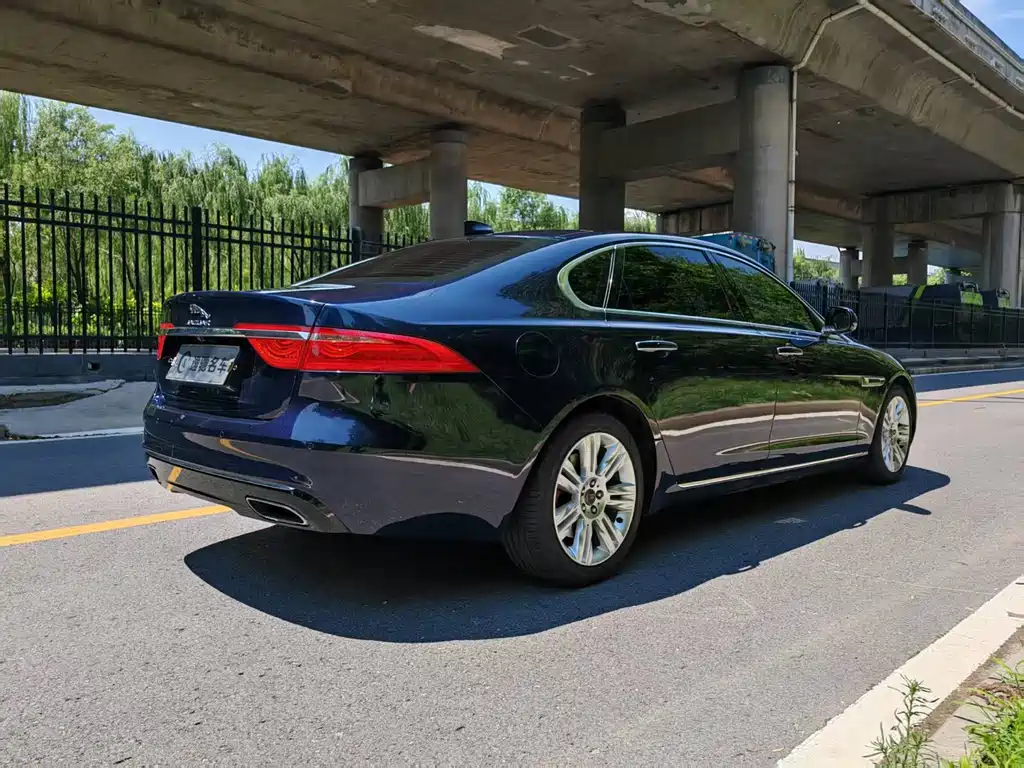 Jaguar XFL XFL 2.0 T 250 PS Premium