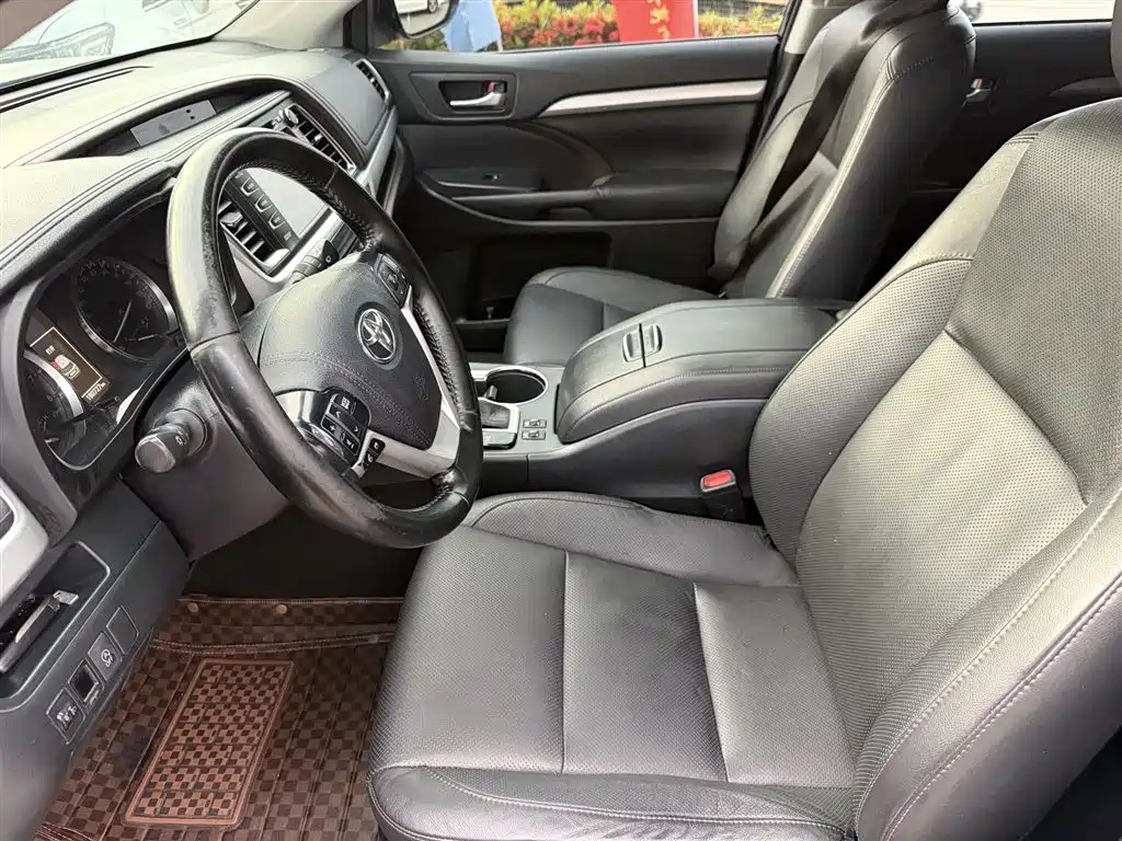 Highlander 2.0 T 4 WD Luxury Navigation 7-seat