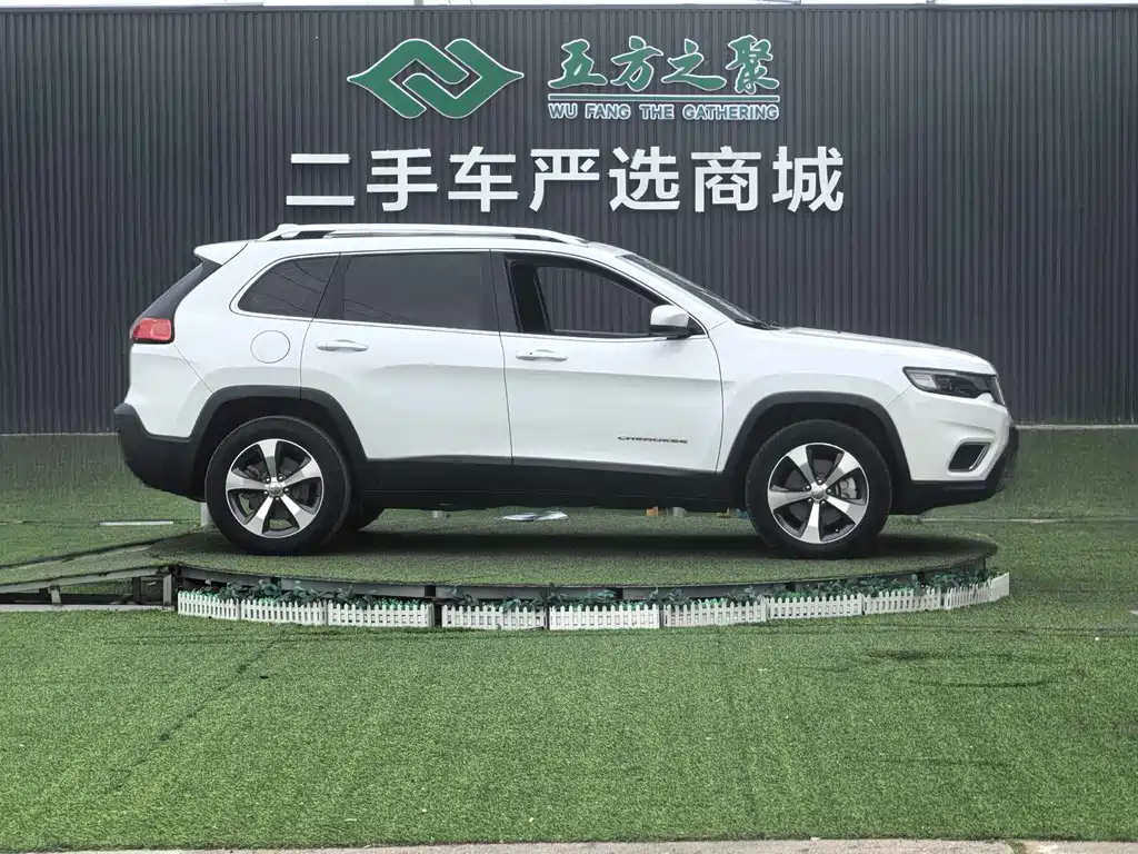 Cherokee 2.0 T 4 WD Explore Enjoyment Edition+ Auto Smart Package CN-VI