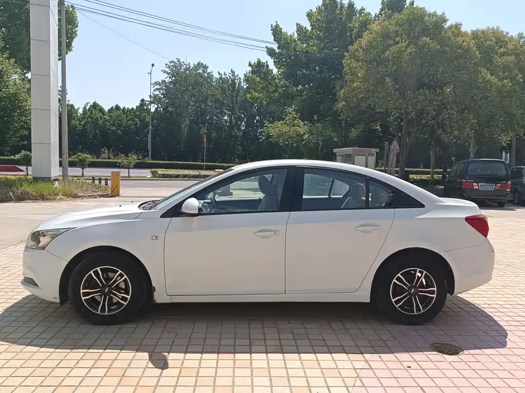 Cruze 1.5 L Classic SL MT