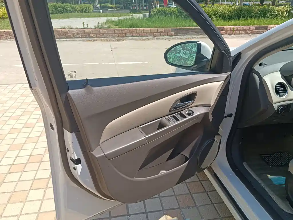 Cruze 1.5 L Classic SL MT