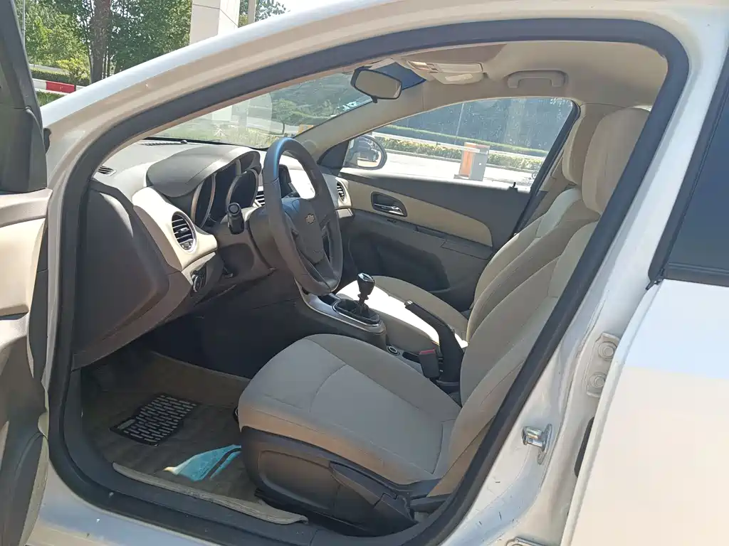 Cruze 1.5 L Classic SL MT