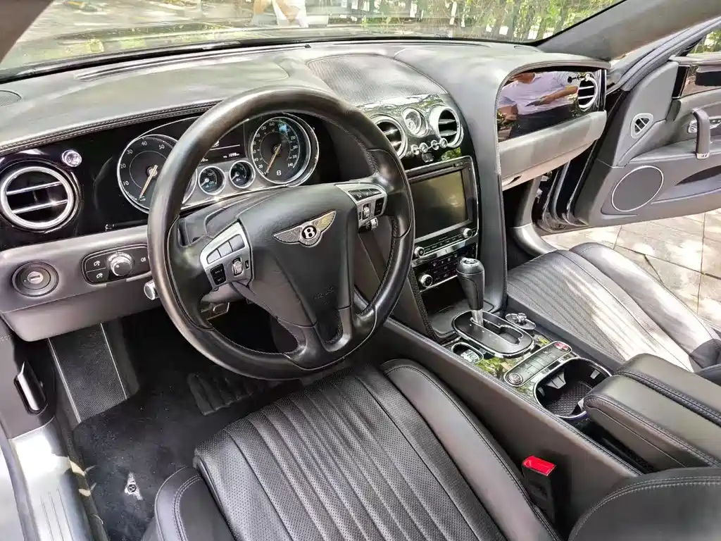 Flying Spur 4.0 T V8 Standard