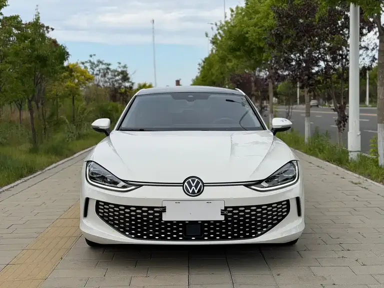 Volkswagen Lamando Lamando L 280 TSI DSG Dazzle Hot