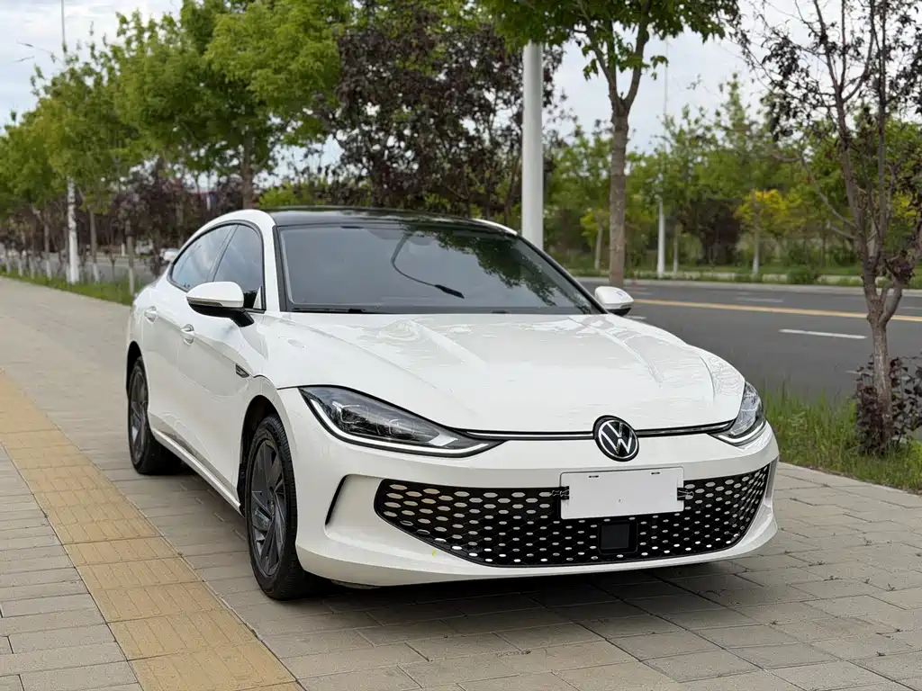 Lamando Lamando L 280 TSI DSG Dazzle Hot