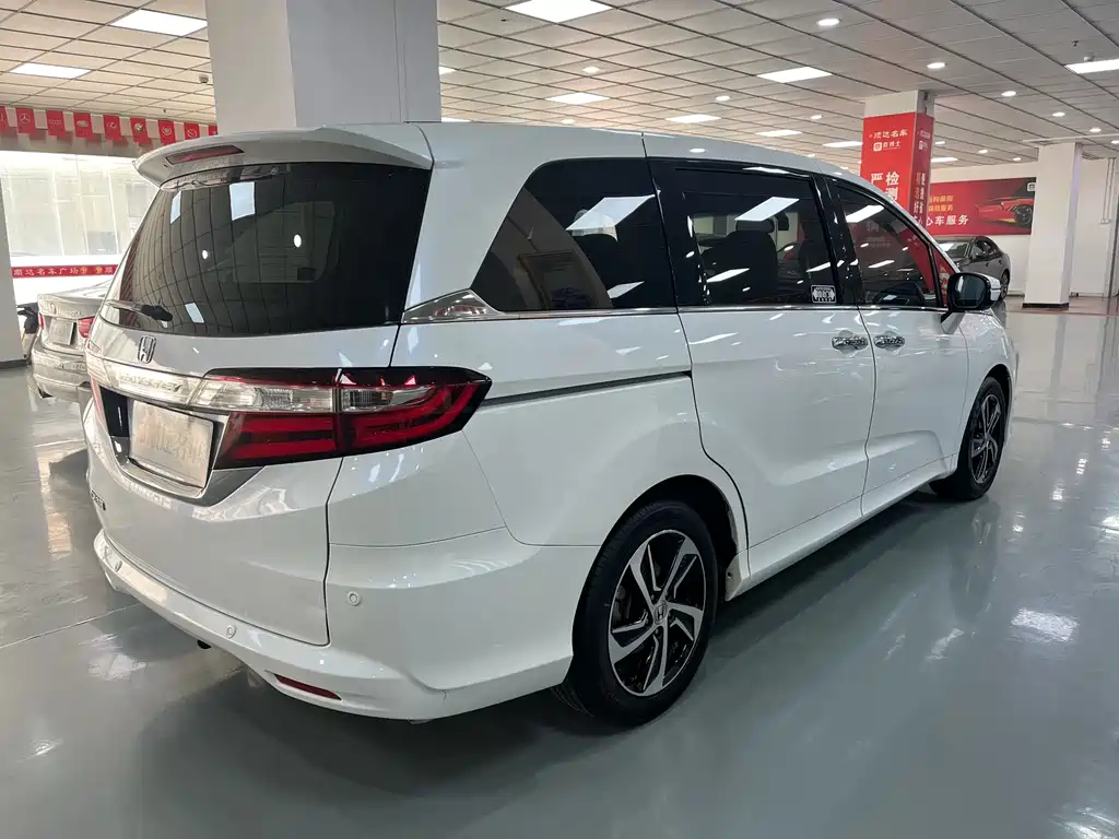 Odyssey 2.4 L Supreme