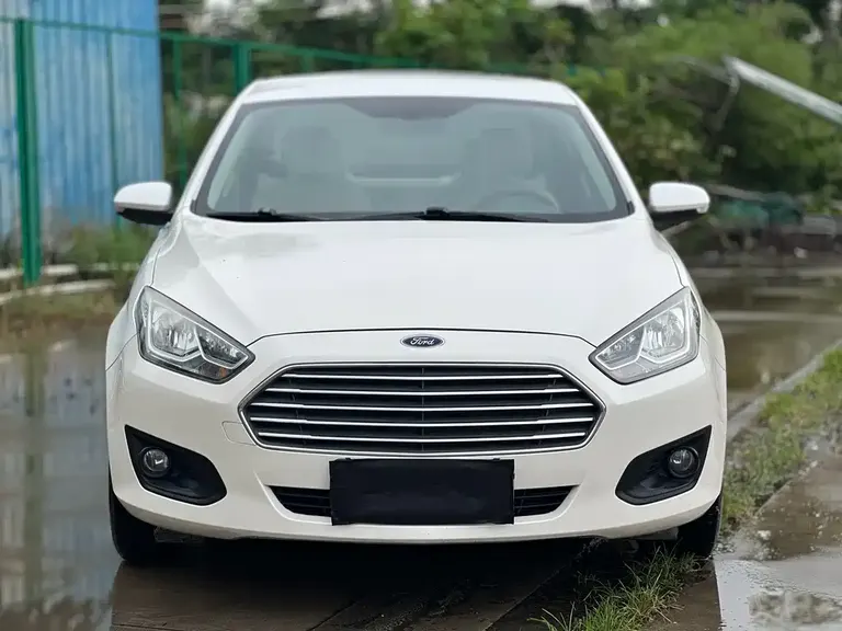 Ford Escort 1.5 L Auto Comfort
