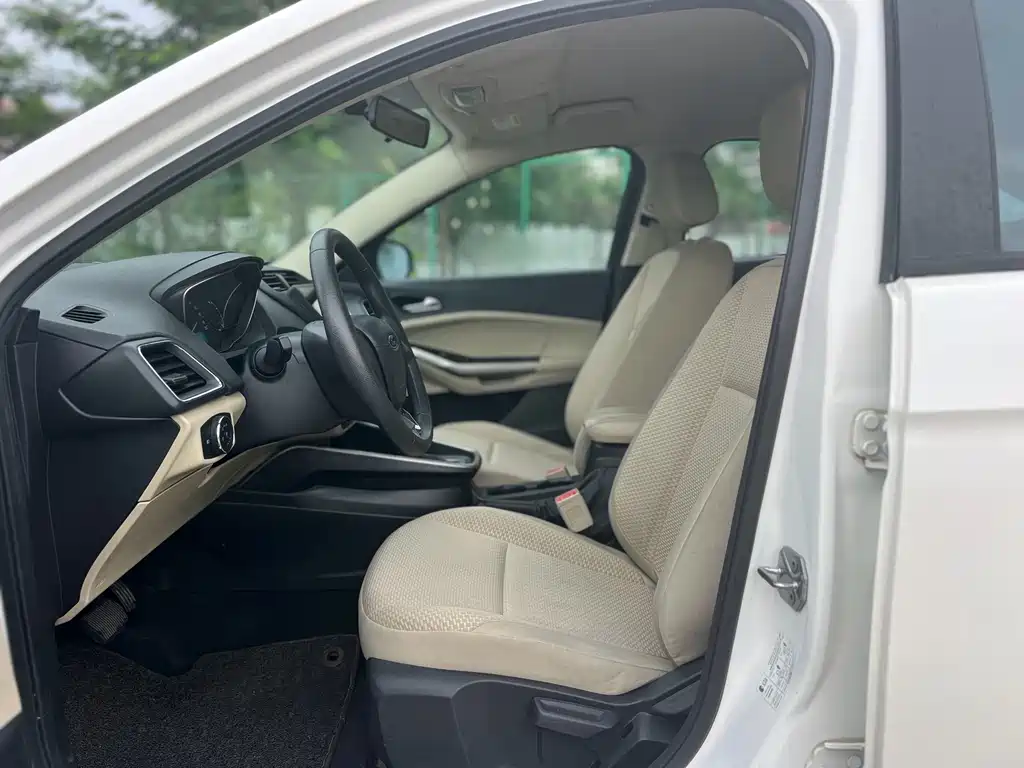 Escort 1.5 L Auto Comfort