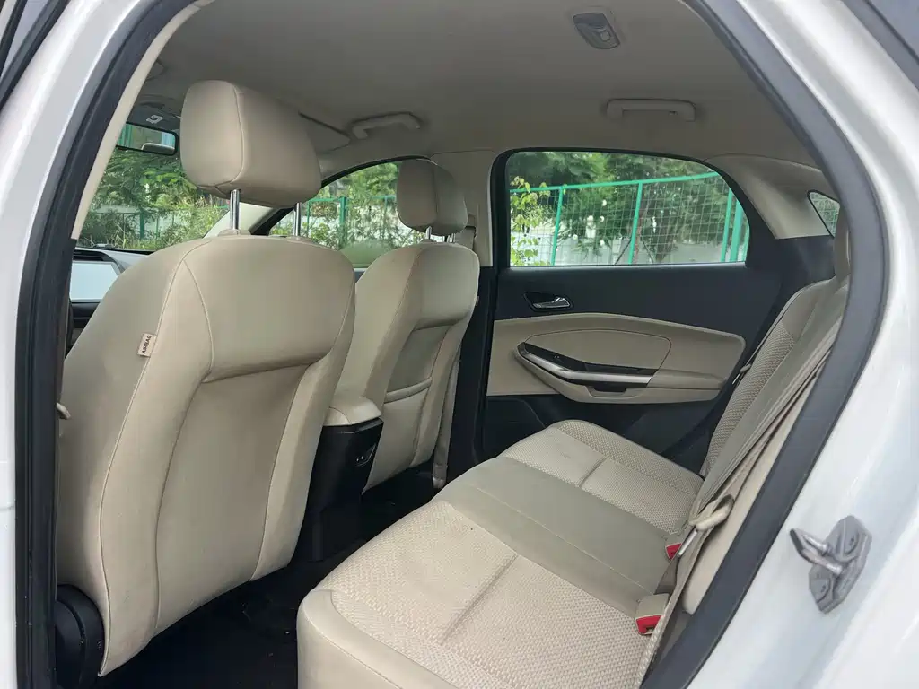 Escort 1.5 L Auto Comfort