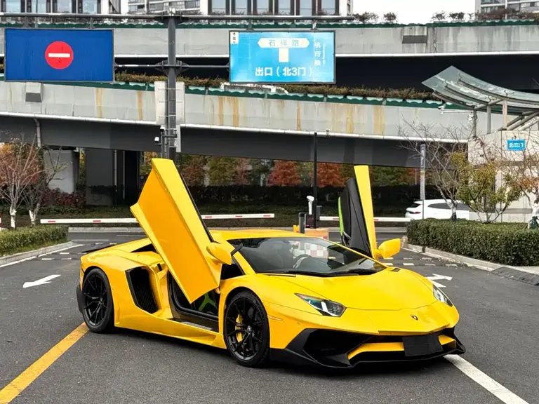Lamborghini Aventador LP 700-4