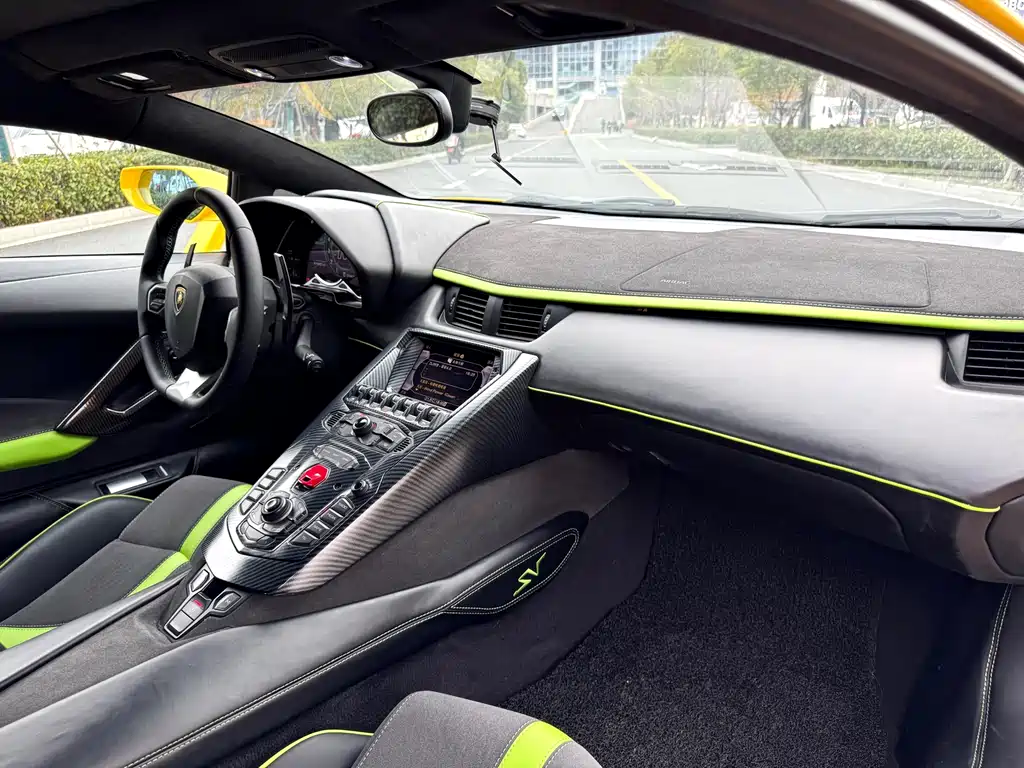 Aventador LP 700-4
