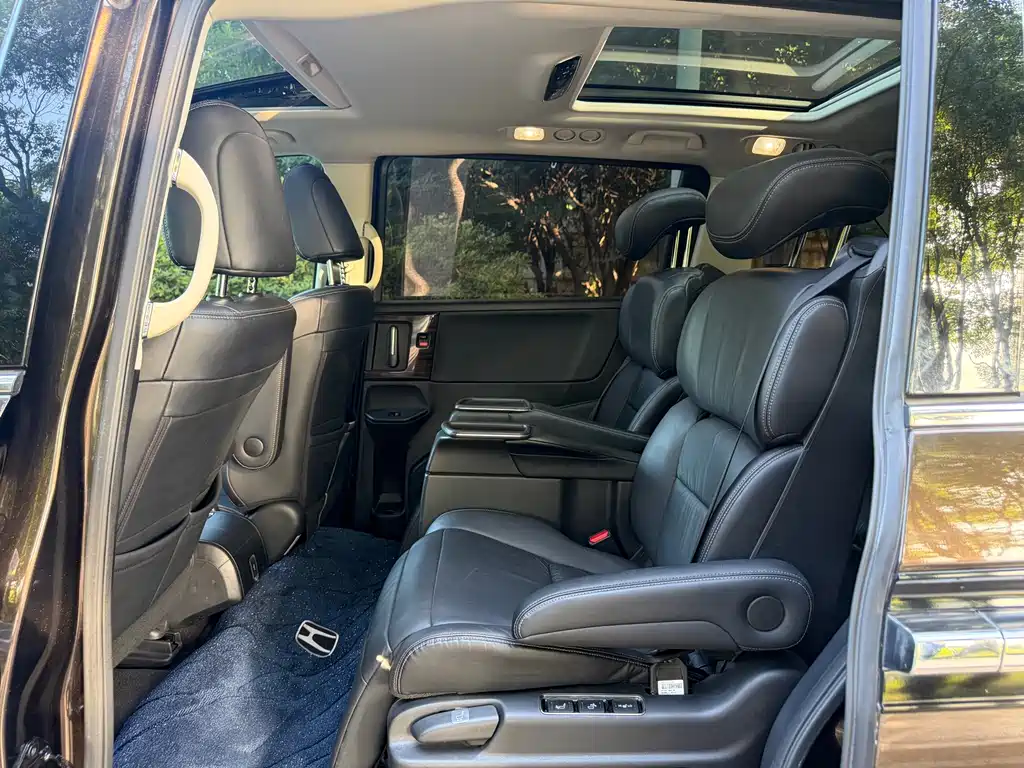 Elysion 2.4 L Luxury