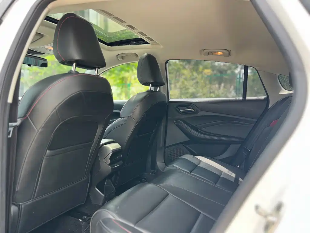 MG5 180 DVVT CVT Youth Luxury
