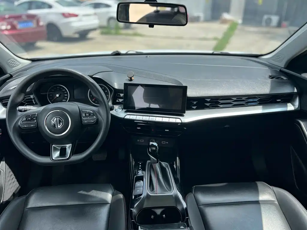 MG5 180 DVVT CVT Youth Luxury
