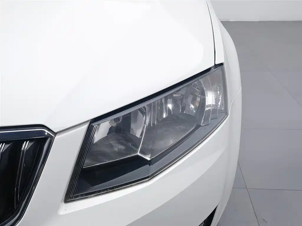 Octavia 1.6 L Auto Creation