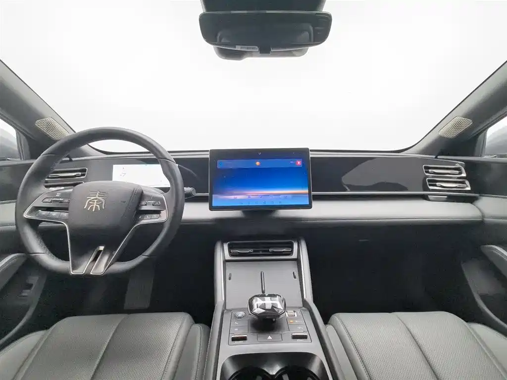 Qin L DM-i 120 KM Transcend