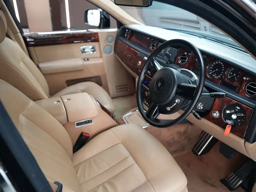 Phantom 6.7 L Extended EWB