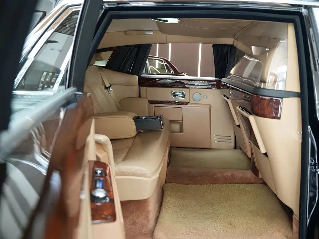 Phantom 6.7 L Extended EWB