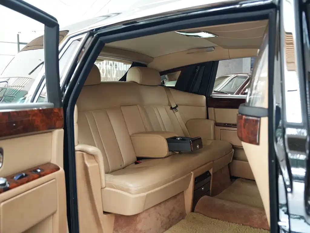 Phantom 6.7 L Extended EWB