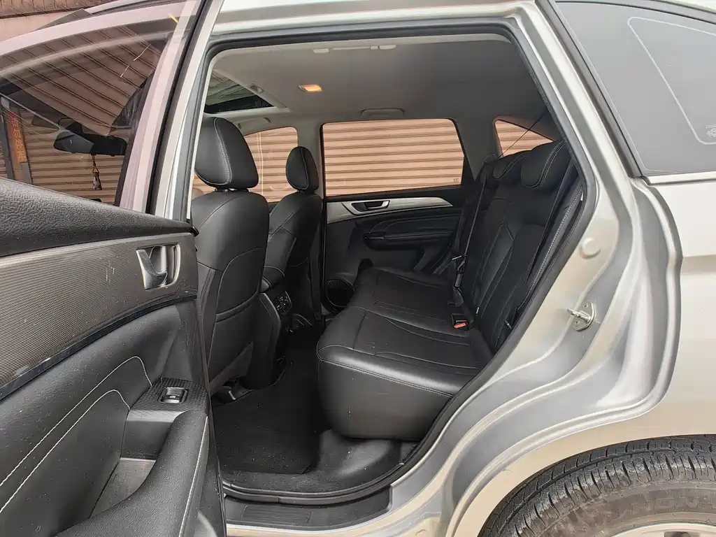 Haval M6 PLUS 1.5 T DCT Luxury Connected