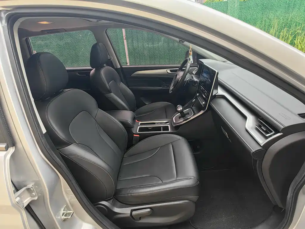 Haval M6 PLUS 1.5 T DCT Luxury Connected