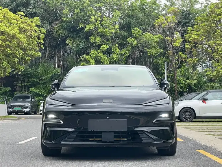 Geely Galaxy Xingyao 8 130 km EM-i Flagship