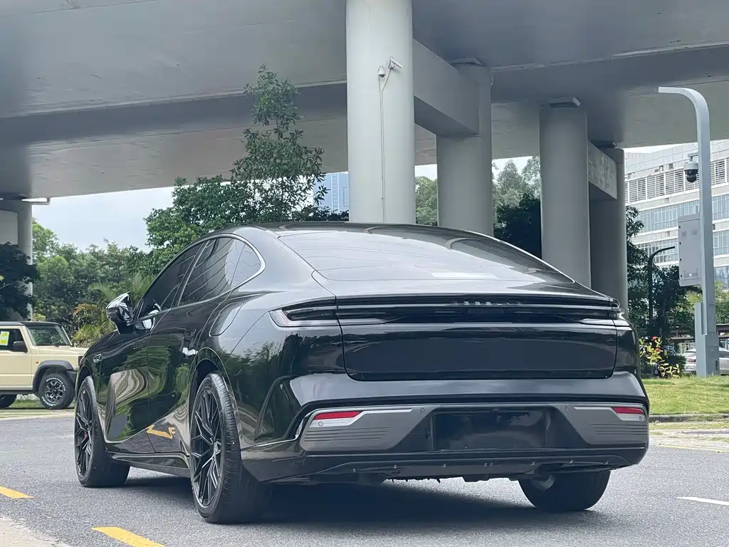 Galaxy Xingyao 8 130 km EM-i Flagship