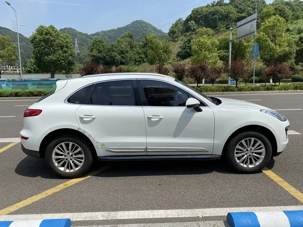 Zotye SR9 2.0 T Manual Ultimate Light