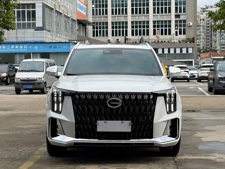 GAC Trumpchi GS8 Dual Engine Series 2.0 TM 2 WD Distinguished (7-seat)