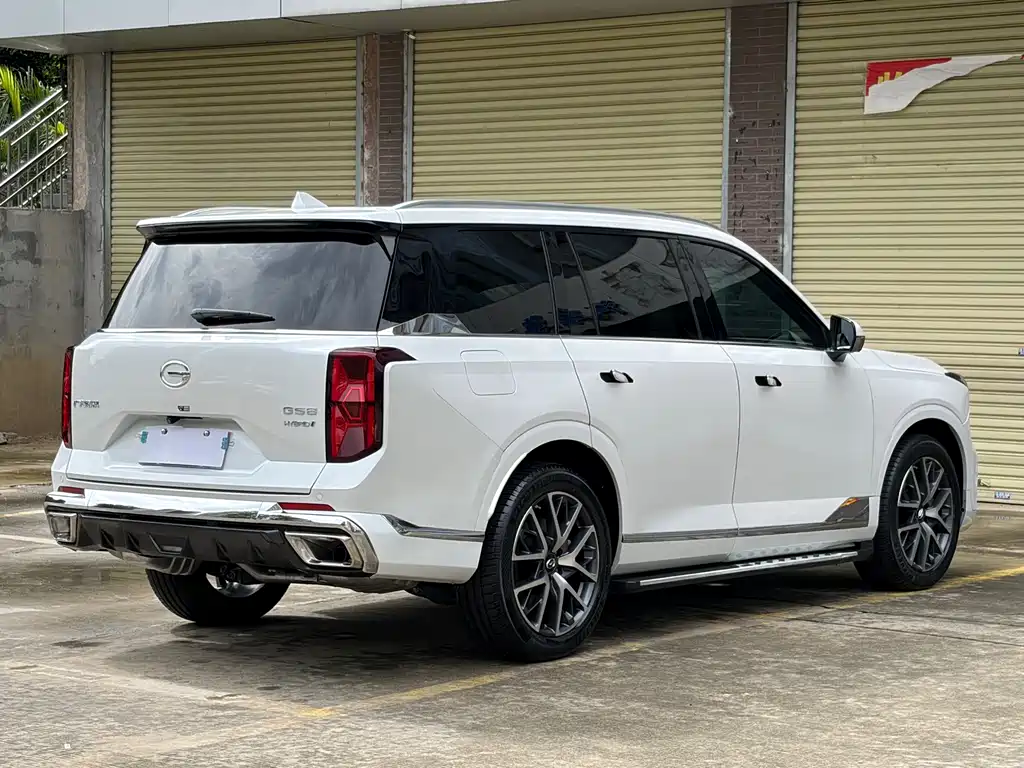 GAC Trumpchi GS8 Dual Engine Series 2.0 TM 2 WD Distinguished (7-seat)