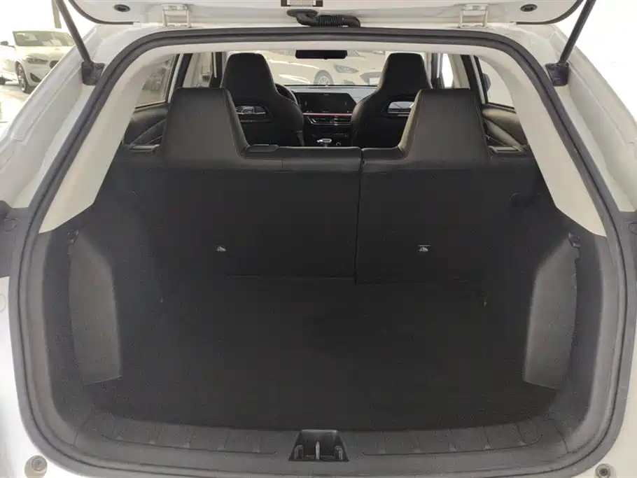 Changan Oshan X5 1.6 L CVT Distinguished