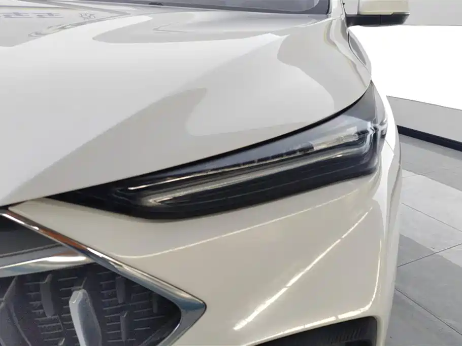 Changan Oshan X5 1.6 L CVT Distinguished