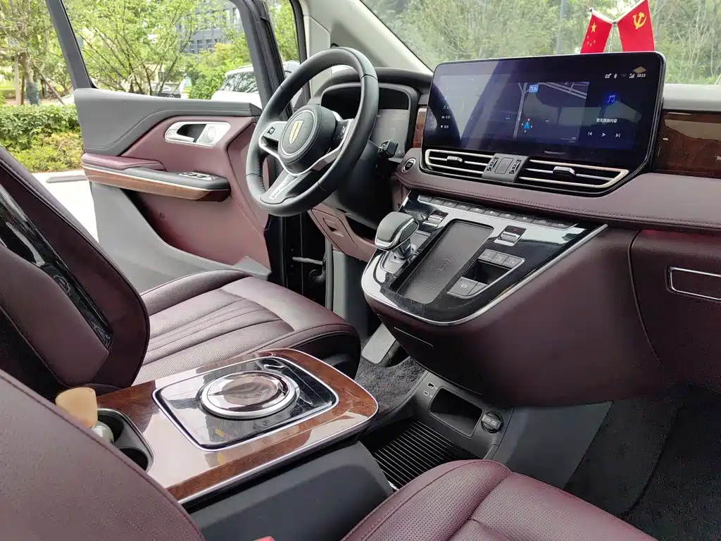 Hongqi HQ9 2.0 T Connected Flagship Enjoyment