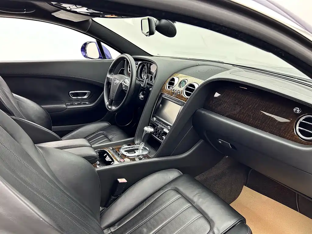 Continental GT 4.0 T GT V8 Standard