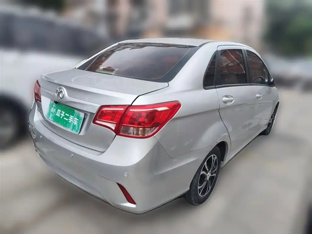 Senova D20 绅宝D20 2015款 三厢 1.5 L 手动乐天版