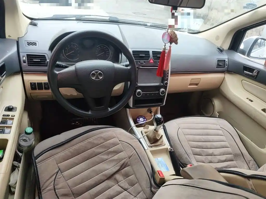 Senova D20 绅宝D20 2015款 三厢 1.5 L 手动乐天版