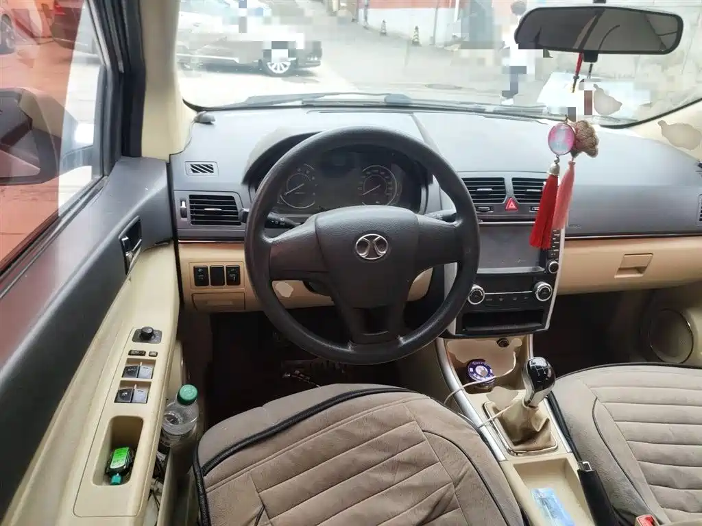 Senova D20 绅宝D20 2015款 三厢 1.5 L 手动乐天版